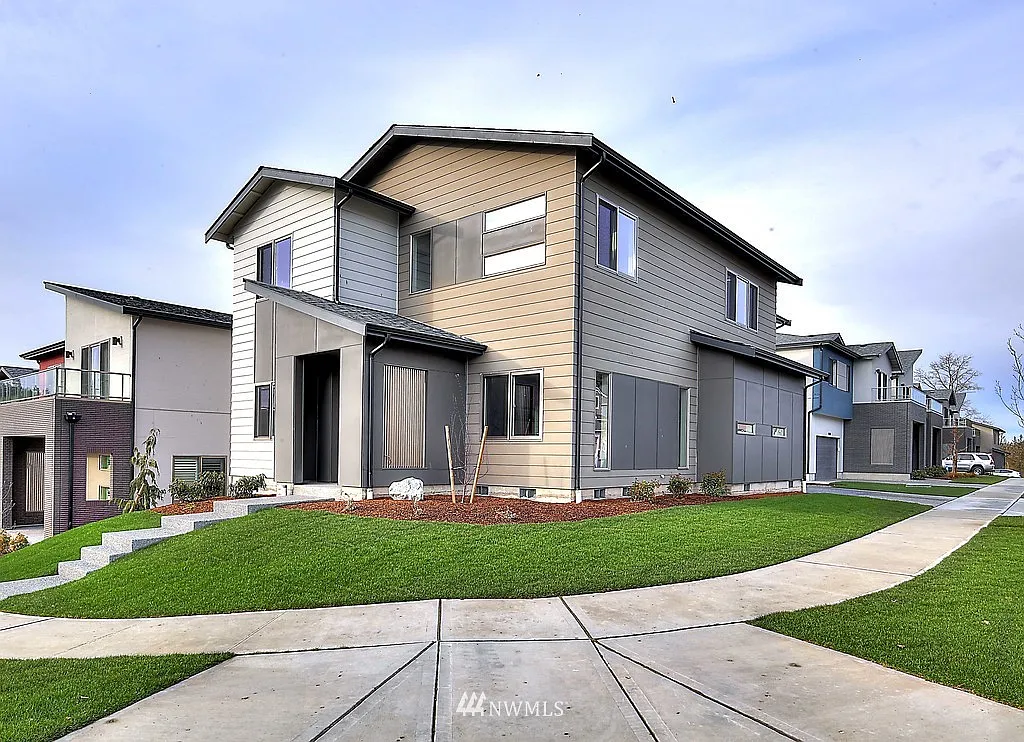 5301 49th StCt W photo 1