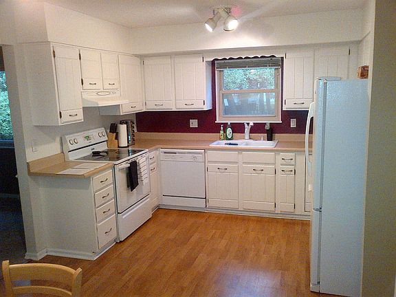 3rd image of 2045 Keltonshire Ave
