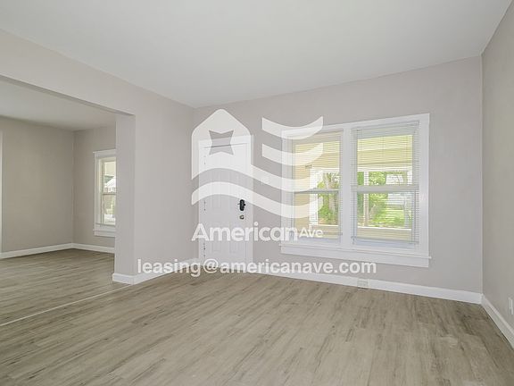 64976_003_living_room_13873235.jpg