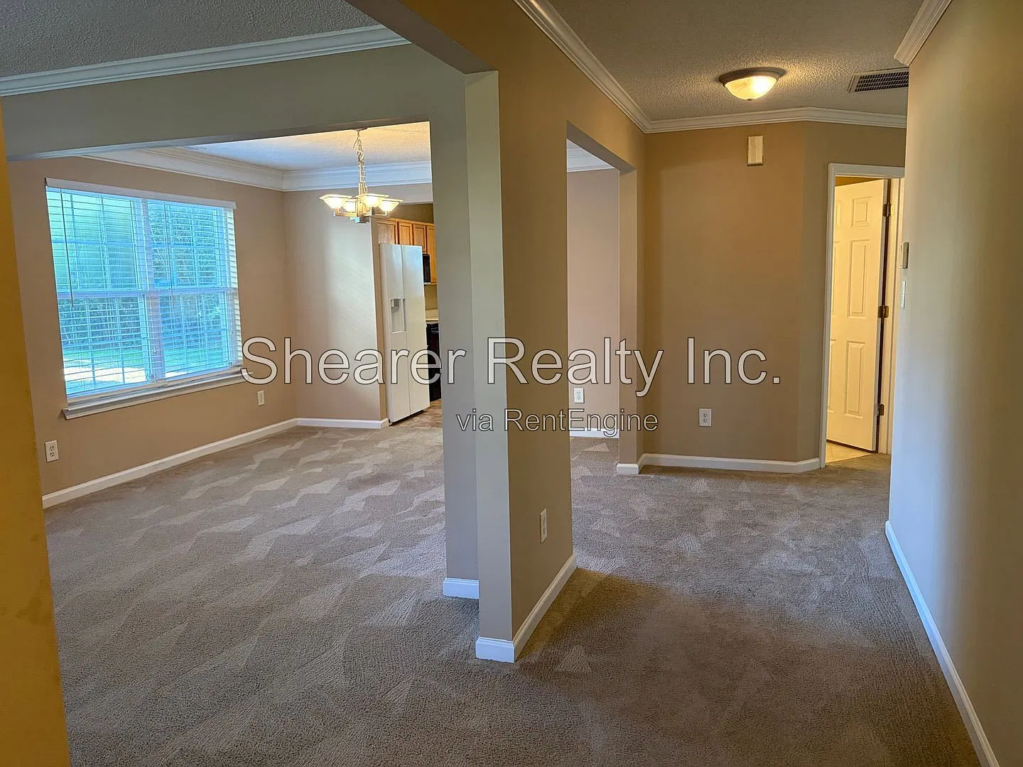 4 bed, 2.5 bath, 2288 sqft, $2,400 — Photo 2