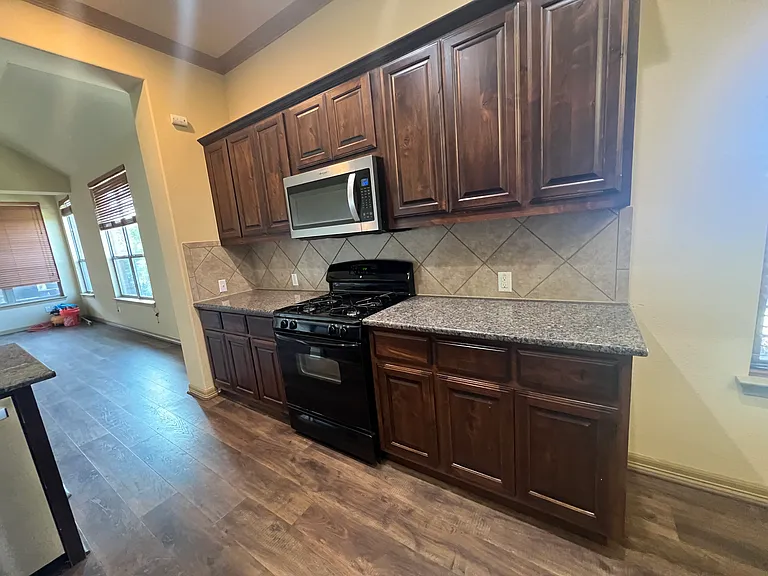 543 Drury Ln — Photo 26