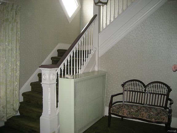 Spacious foyer