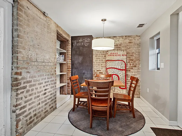208 W Hall St #B — Photo 15