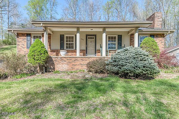 1st image of 389 Jenkins Hollow Rd