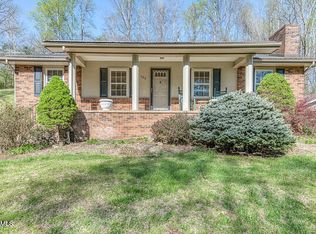 389 Jenkins Hollow Rd, Elizabethton, TN 37643