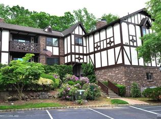 2717 Hemingway Ln, Mahwah, NJ 07430