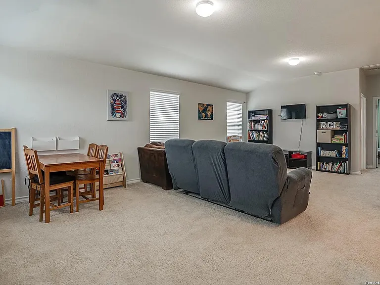 9654 Holly Patch — Photo 13
