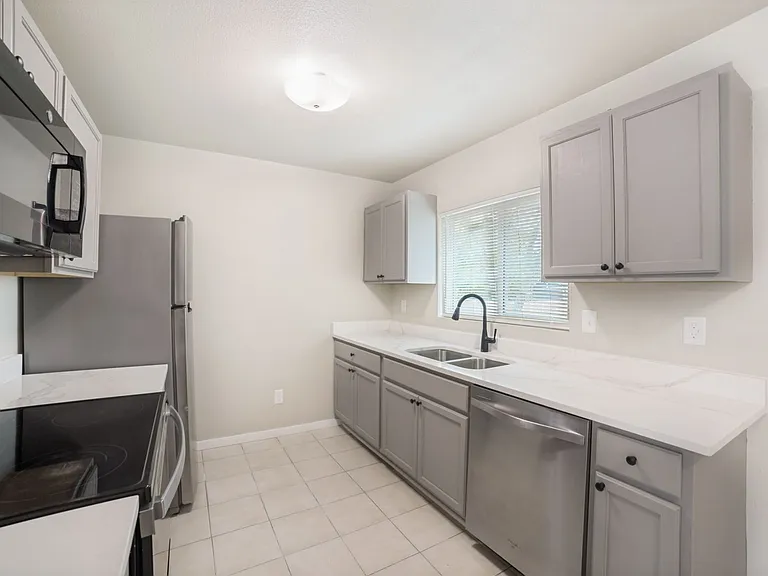 10506 Bounty Dr — Photo 11