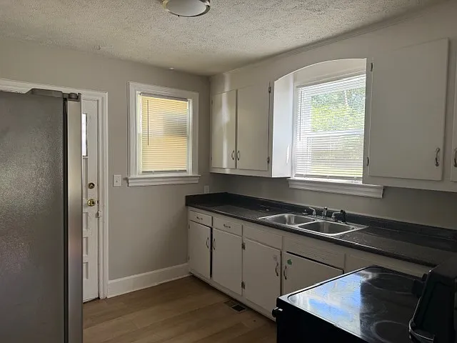 3 bed, 1050 sqft, $1,475 — Photo 2