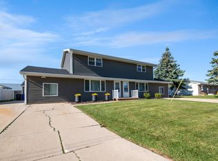 2104 Elmview Dr, Green Bay, WI 54304