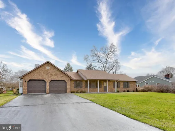 10911 Kemper Dr, Williamsport, MD 21795