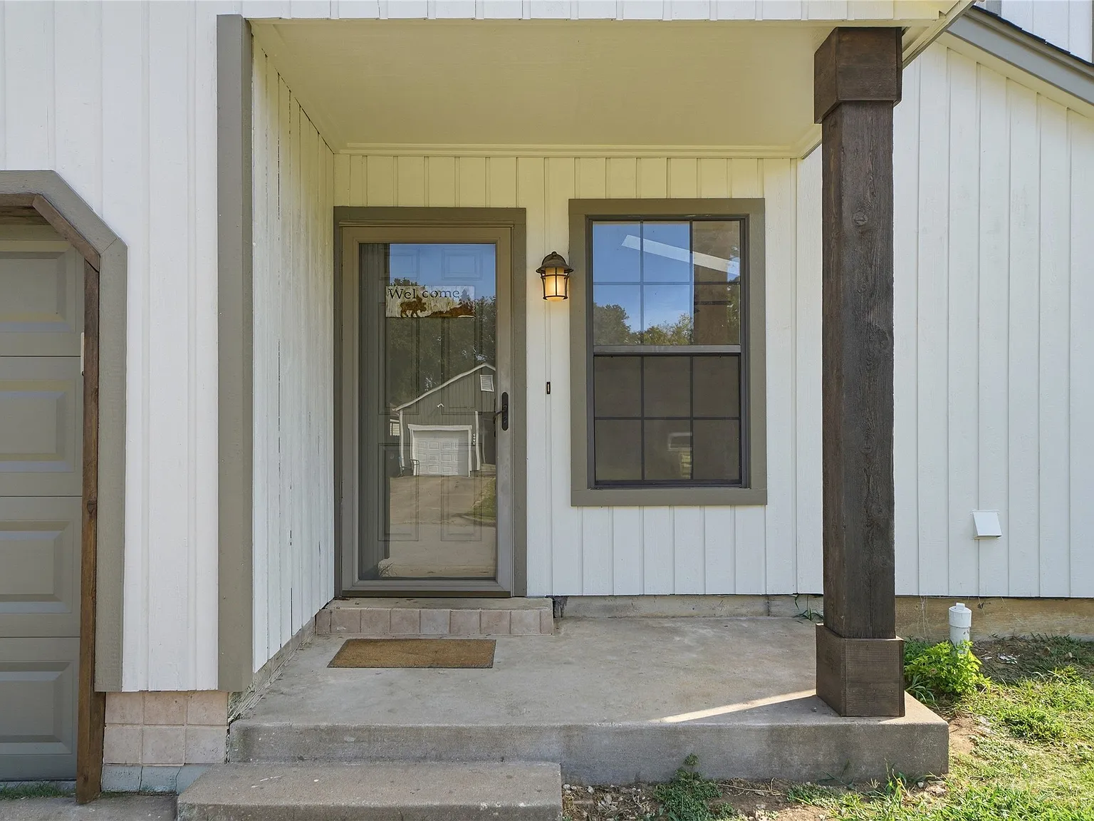2 bed, 1.5 bath, 981 sqft, $1,395 — Photo 2