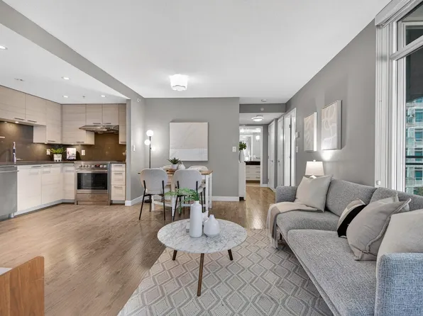 6288 No 3 Rd #867, Richmond, BC V6Y 2B2