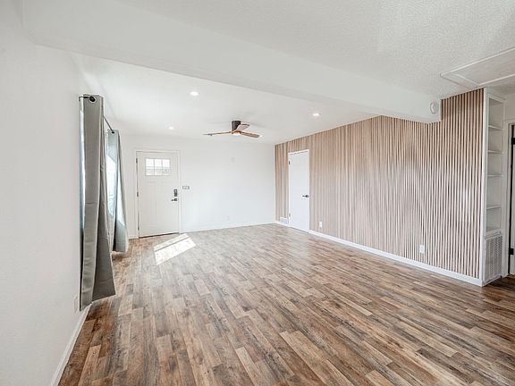 2nd image of 16 Regent Ln #1