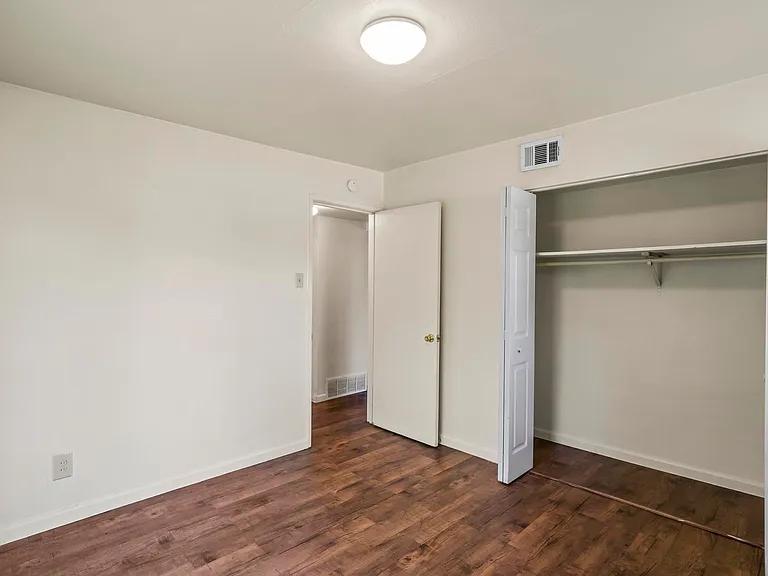 Westport Edge Apartments — Photo 50