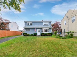 34 Lewelyn Rd, Stamford, CT 06902