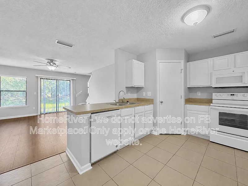 3 bed, 3.0 bath, 1508 sqft, $1,575 — Photo 3