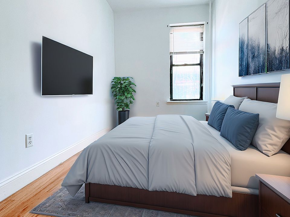 1st image of 30-70 32nd St #15