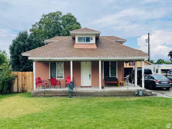 300 Larkin Ln, Kaysville, UT 84037