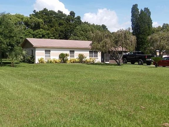 4th image of 1061 Emerald Dr