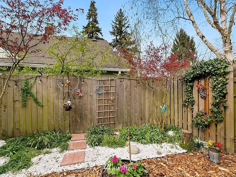 Backyard perfect for BBQs and hosting in Seattle's amazing summers!