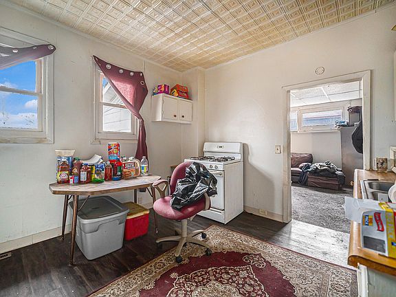 4th image of 519 N Blackstone St