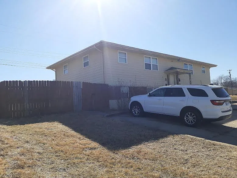 2 bed, 920 sqft, $1,079 — Photo 2