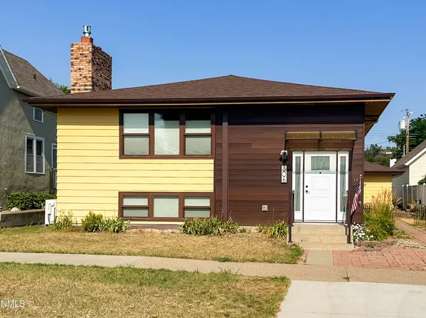 306 1st Ave NE, Mandan, ND 58554