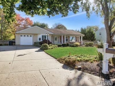 20 Dorchester Rd, Smithtown, NY, 11787