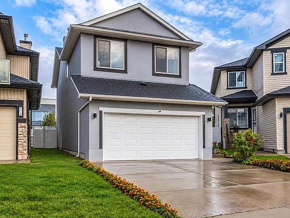 3rd image of 226 Saddlecrest Close W