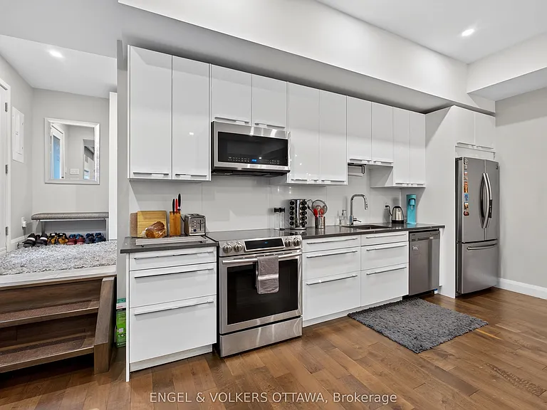 44 Byron Ave #D — Photo 24