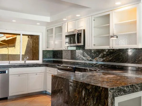 40 Presidio Pl, Palm Desert, CA 92260