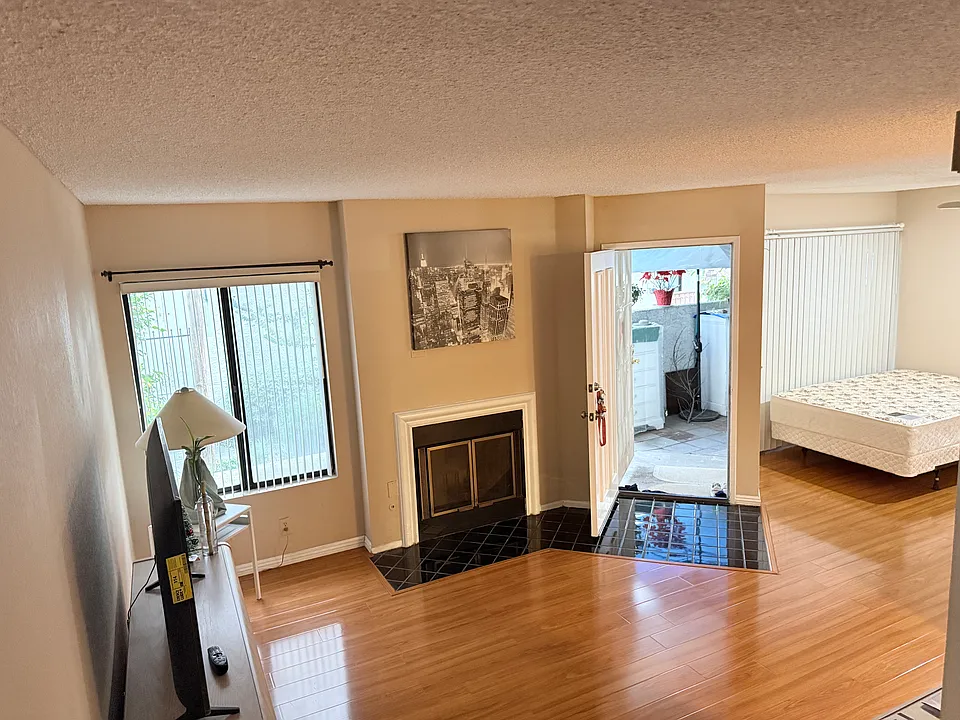753 Park Shadow Ct