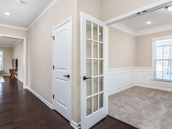 Foyer Flex Space