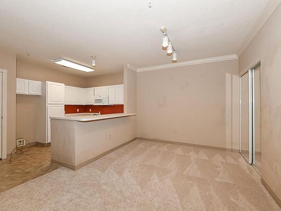 5th image of 2740 Northview ROAD #104