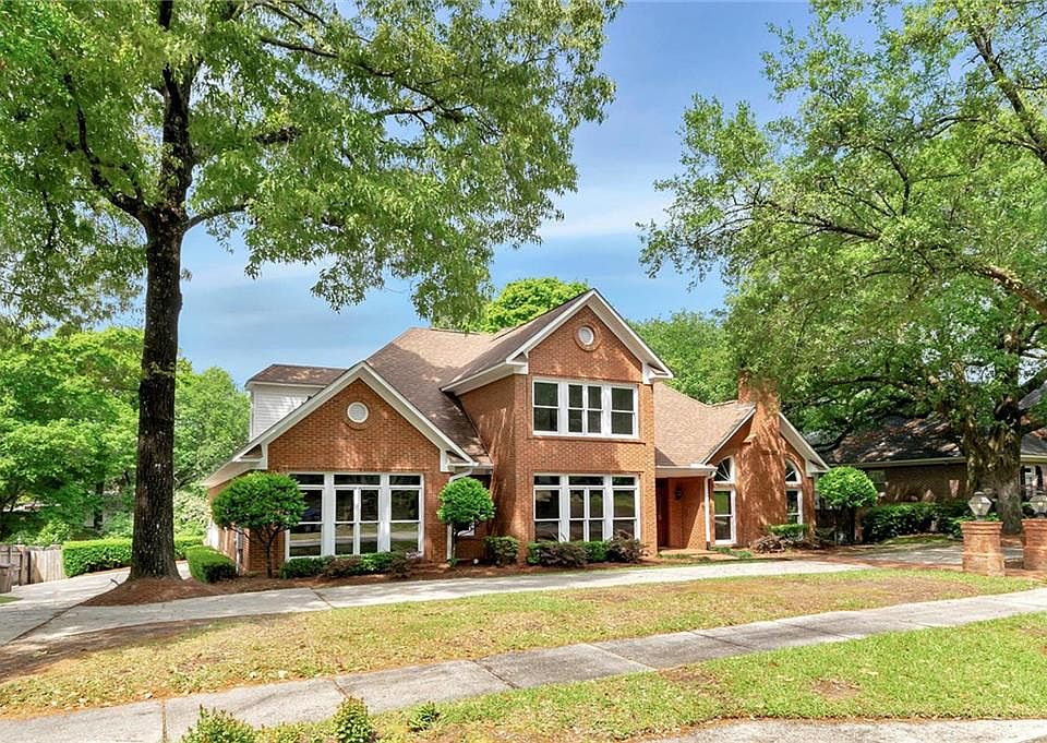 1st image of 2616 Charlotte Oaks Dr