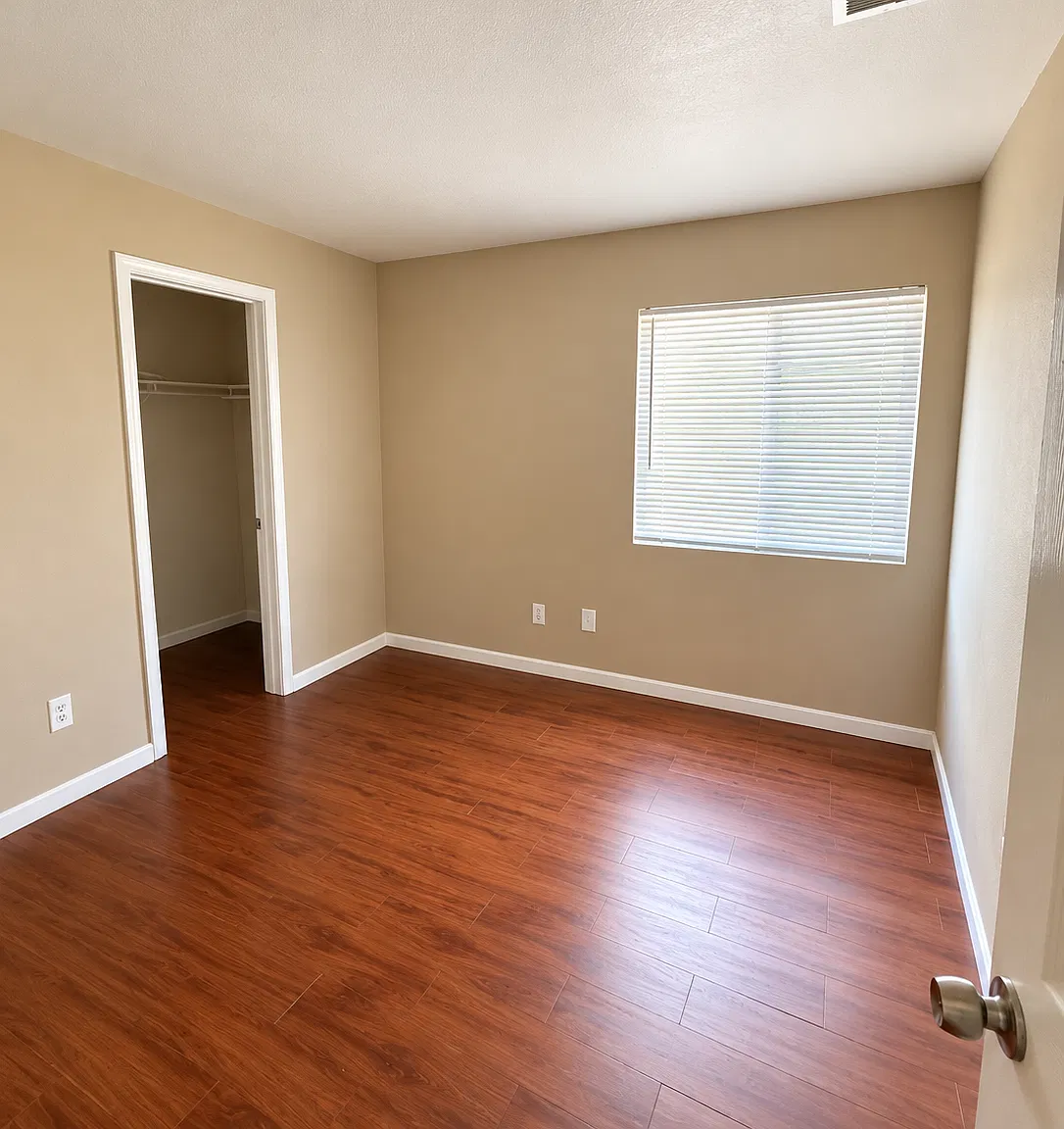 3 bed, 1338 sqft, $2,500 — Photo 4