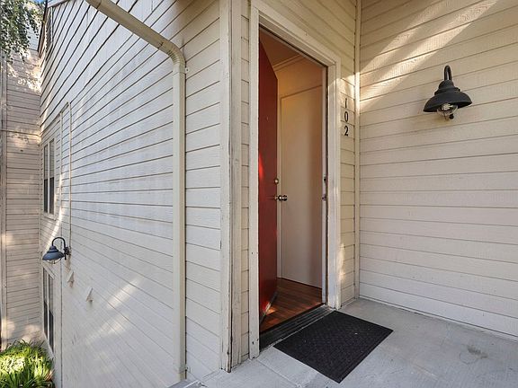 3rd image of 2401 Eilers Ln Unit 102