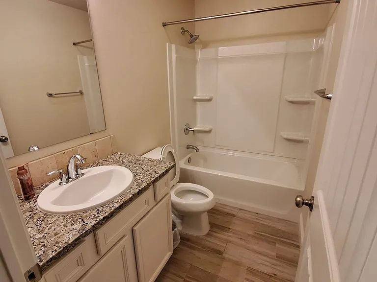 1621 Revolution Dr — Photo 13