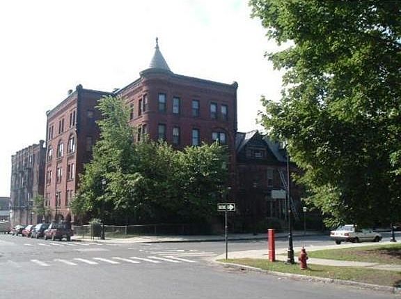 2nd image of 328 Maple St