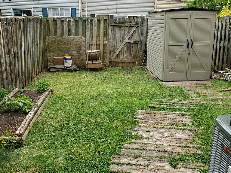 8509 Sullivan Ct — Photo 13