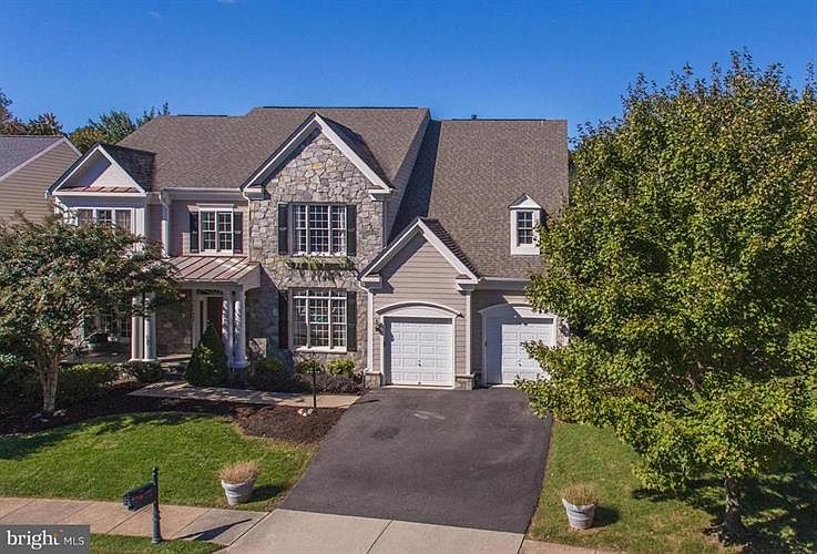 1st image of 11600 Forest Hill Ct
