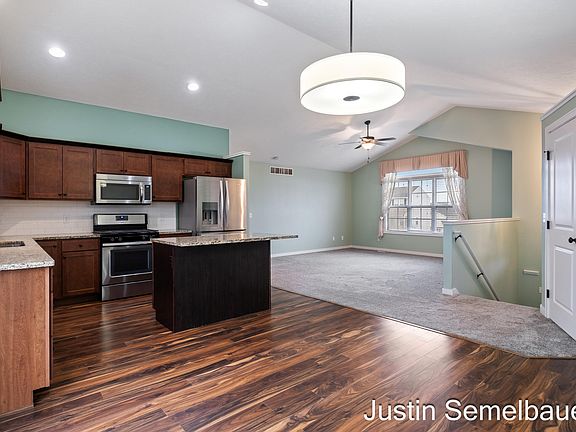 5th image of 8726 Rainbows End Rd SE