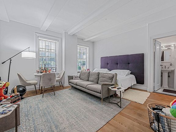 5th image of 25 W 64th St APT 1A