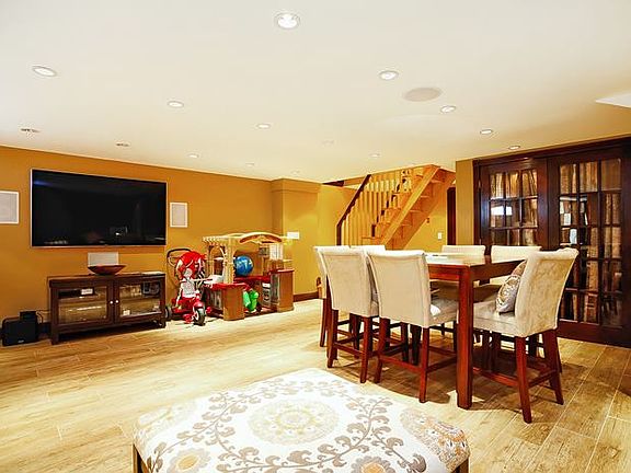 4th image of 3419 Avenue U