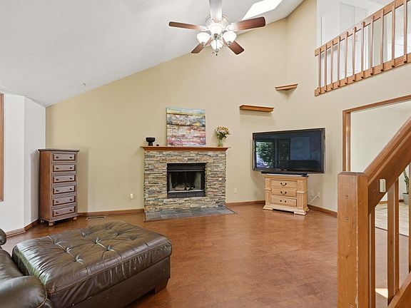 3rd image of 1010 Autumn Ridge Ln