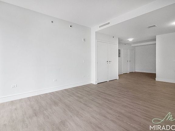 5th image of 237 E 34th St APT 201