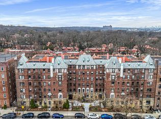 77-16 Austin St APT 5L, Forest Hills, NY 11375