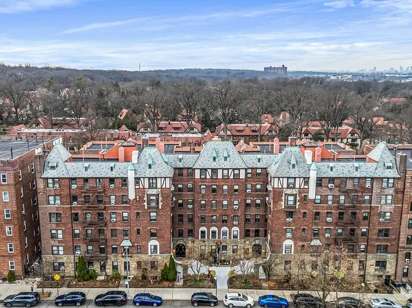 77-16 Austin St APT 5L, Forest Hills, NY 11375