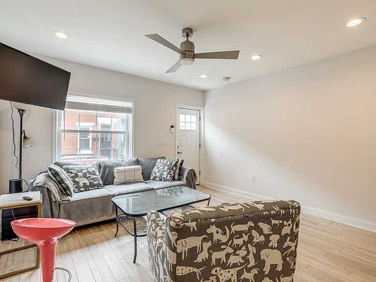 1322 S Mole St — Photo 5